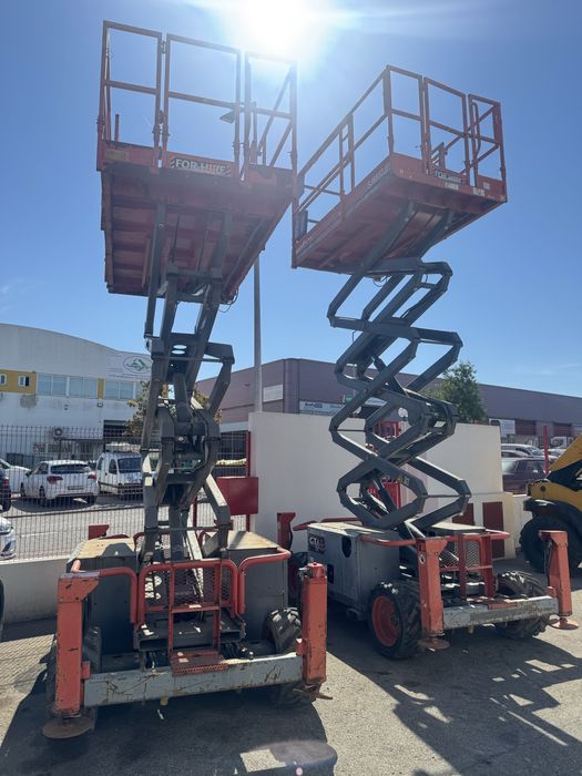 Plataformas elevatoria diesel (4x4)  usada 12mt terreno acidentado