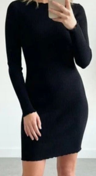 Mała czarna, prążkowana, sukienka dzianinowa. Nowa bez metki