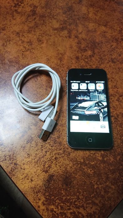 Продам  телефон айфон 4s
