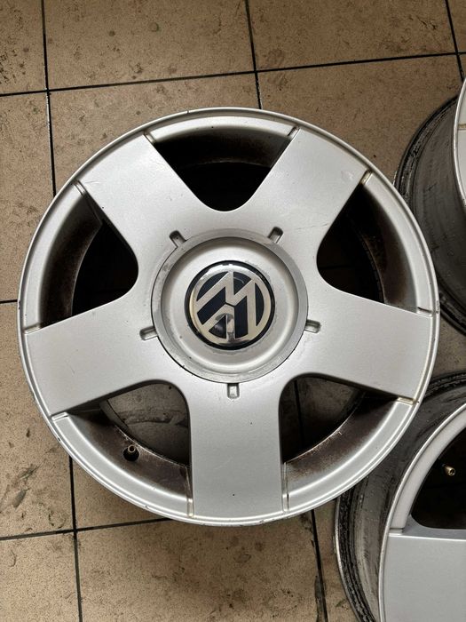 Felgi Golf IV 5x100 R15
