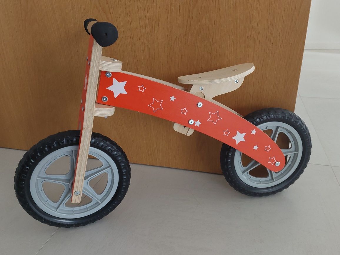 Bicicleta de madeira (nova)