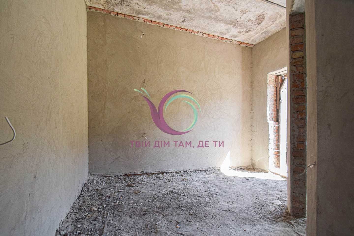 Котедж 250 м2 та земельна ділянка 6 соток за вул. Лісова (Байківці)