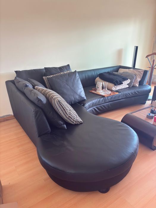 Sofá Chaise Longue em cabedal