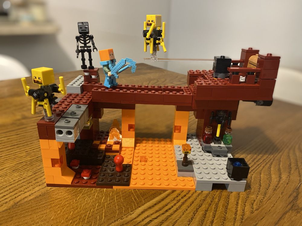 LEGO Minecraft 21154 Most Płomyków