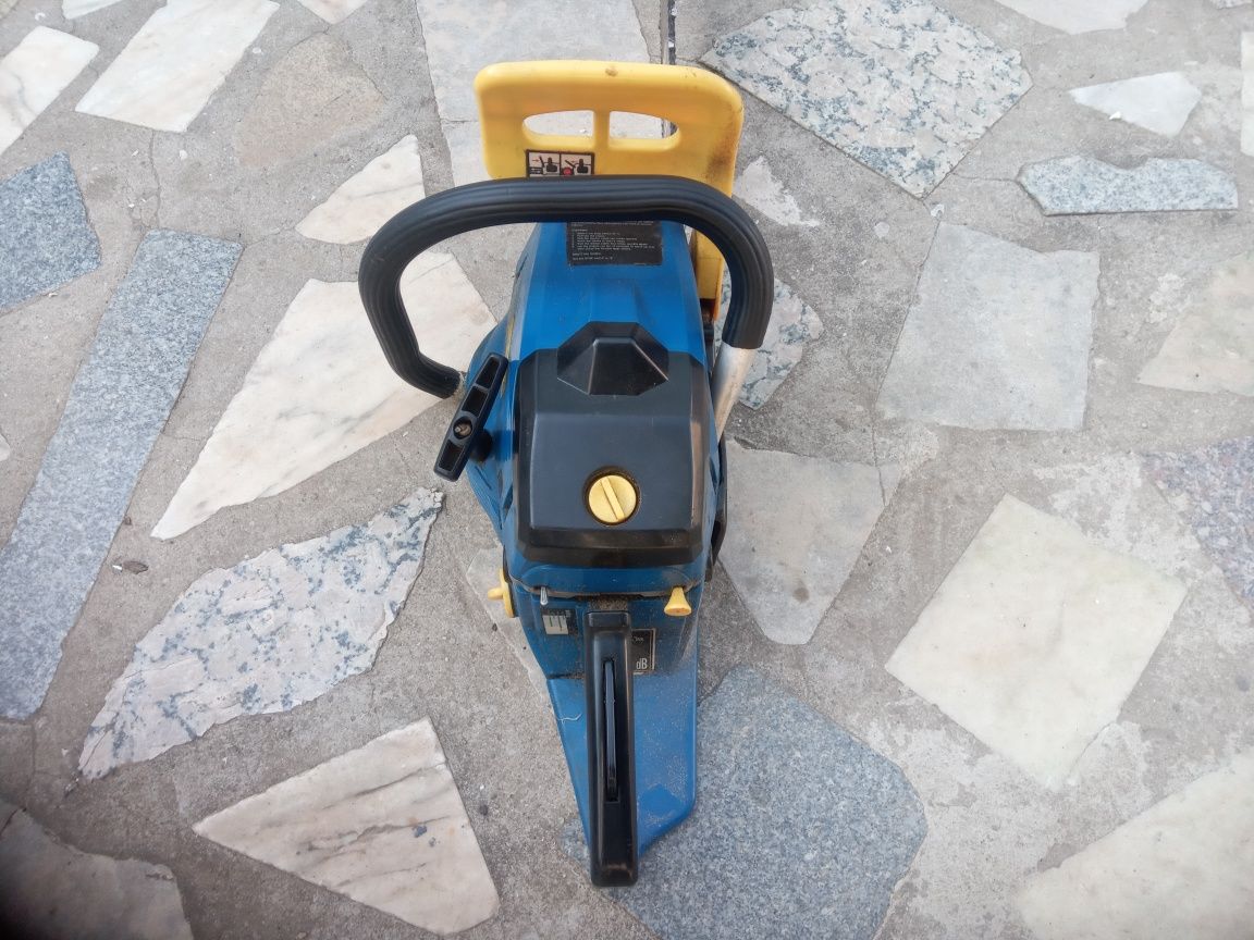 Motosserra marca Royal com pouco uso