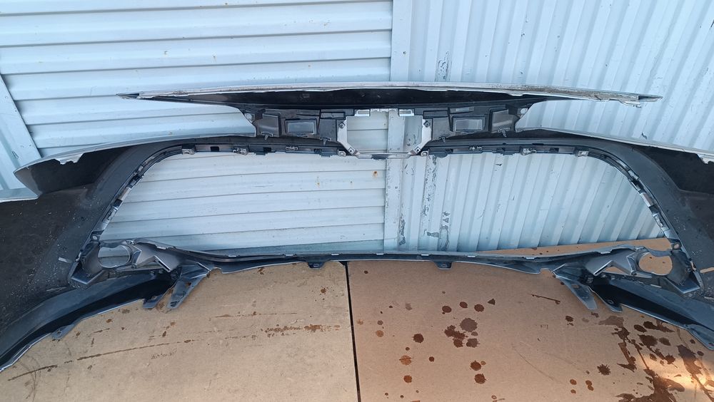 Vendo parachoque de frente Toyota Corolla híbrid ano 2018/22