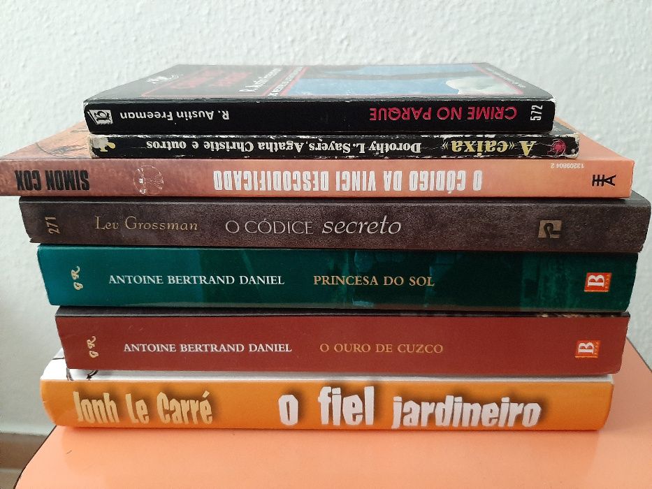 7 livros ficção: policial e romance - 4 € cada