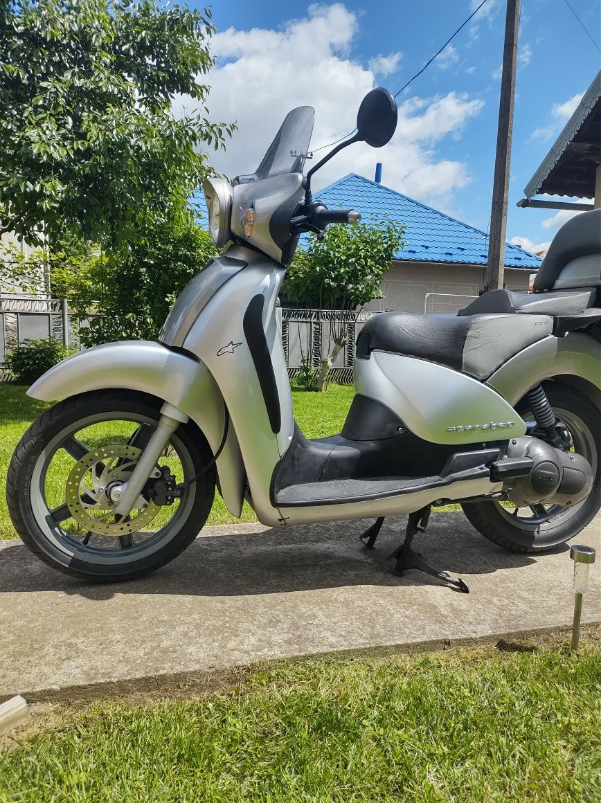 Продам Апрілію  2006.  Гарний стан.