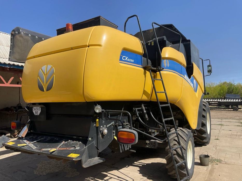 Продам комбайн NewHolland CX6090