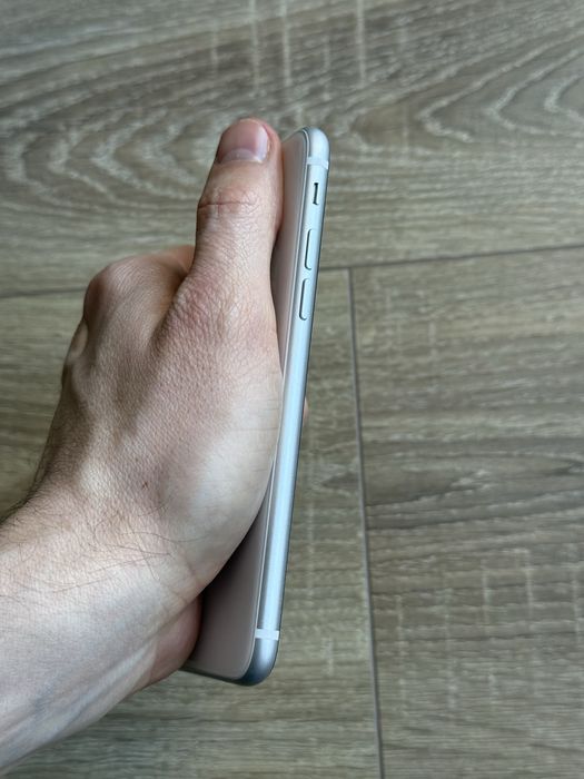 АКБ 93% Гарний Apple iPhone SE 2 64 2020 White Neverlock