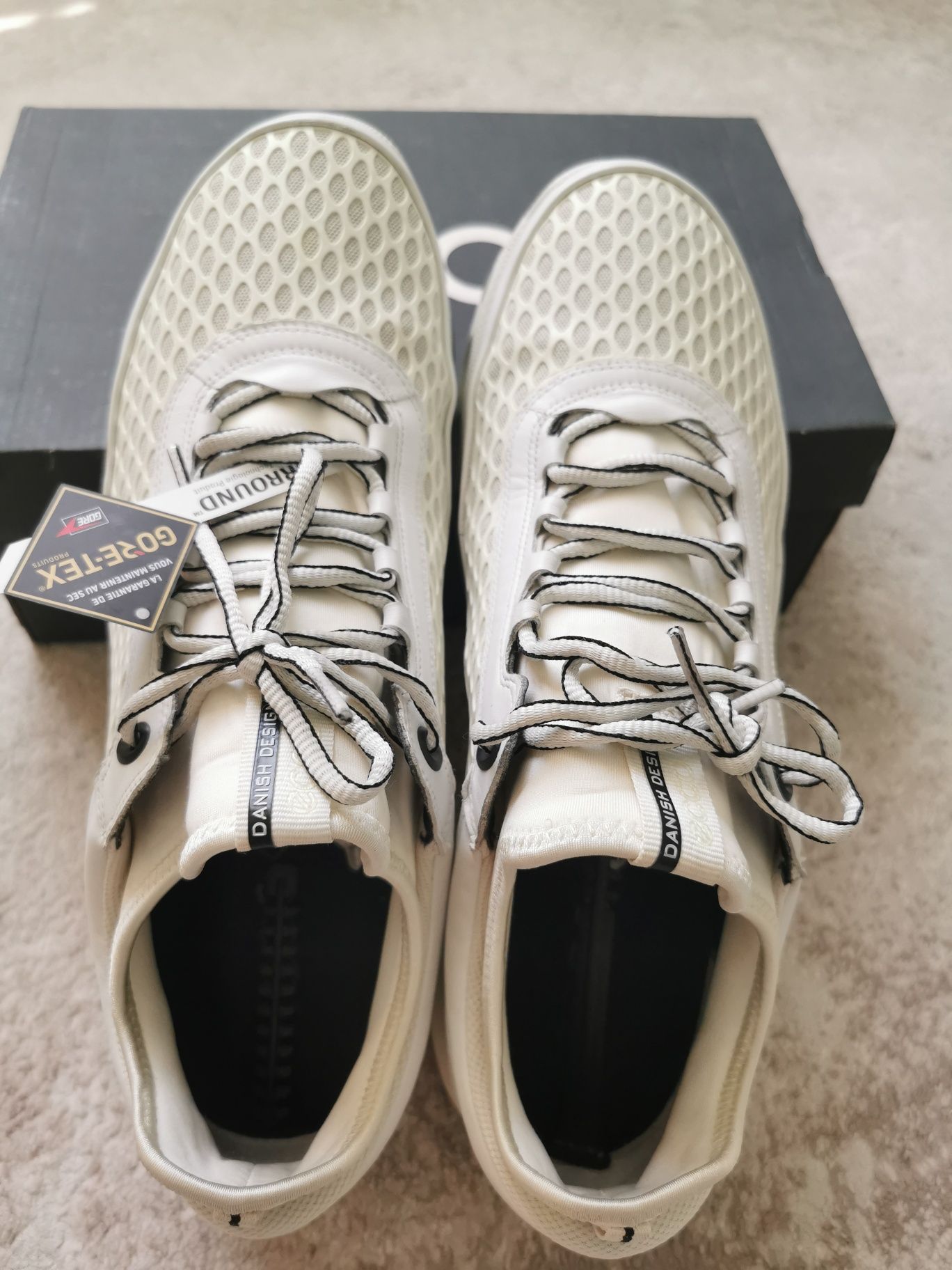 Продам ecco кросівки Ecco