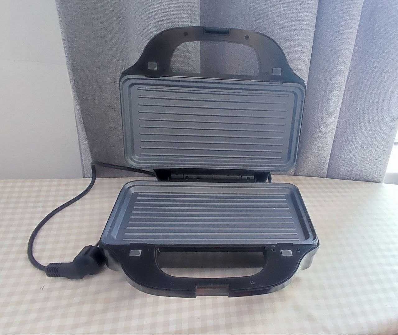 Opiekacz do kanapek, gofrownica, grill kontaktowy OSTBA ‎SLS2022