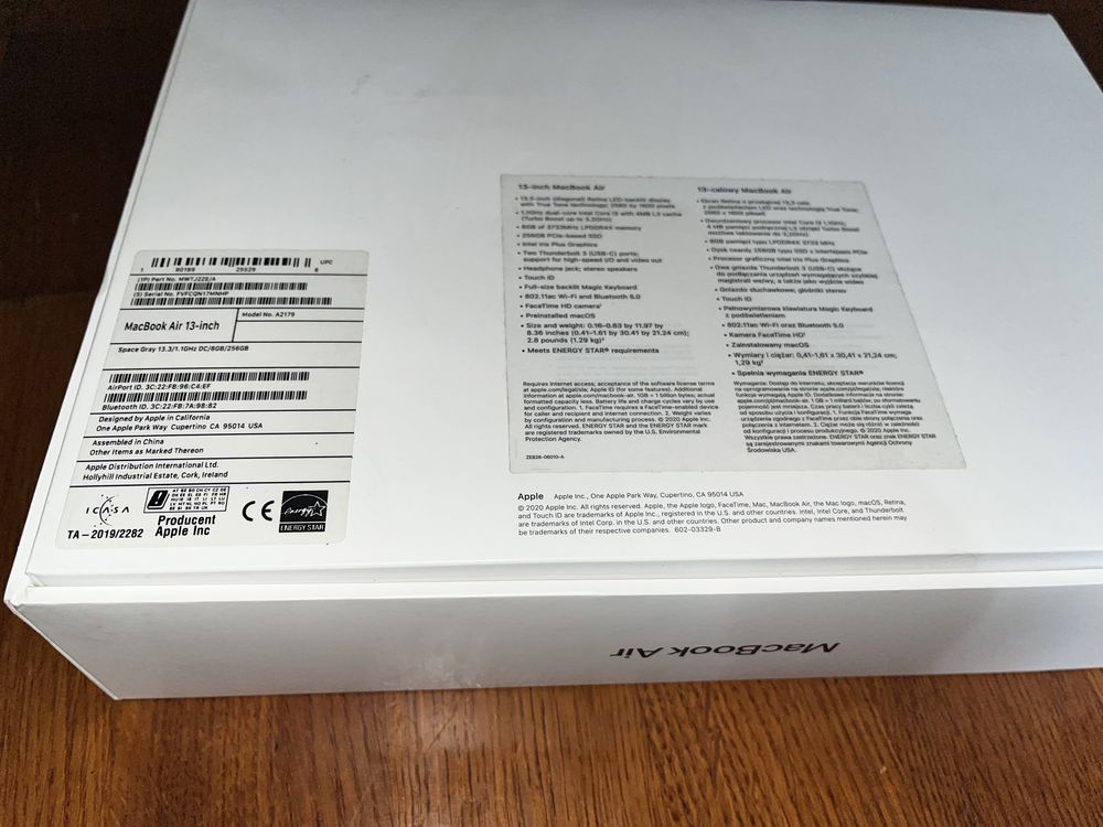 Apple MacBook Air 8gb,Intel Iris Plus,intel core i3, sprawny, stan bdb