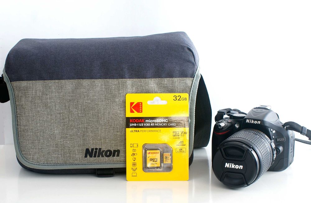 Tylko 8300 zdjęć!! Nikon D5200+18-105mm VR+Torba+Nowa 32 GB + Pudełko