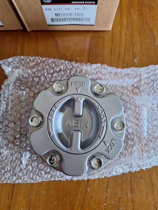 Cubos tração manuais Mitsubishi L200 strakar /  pajero originais