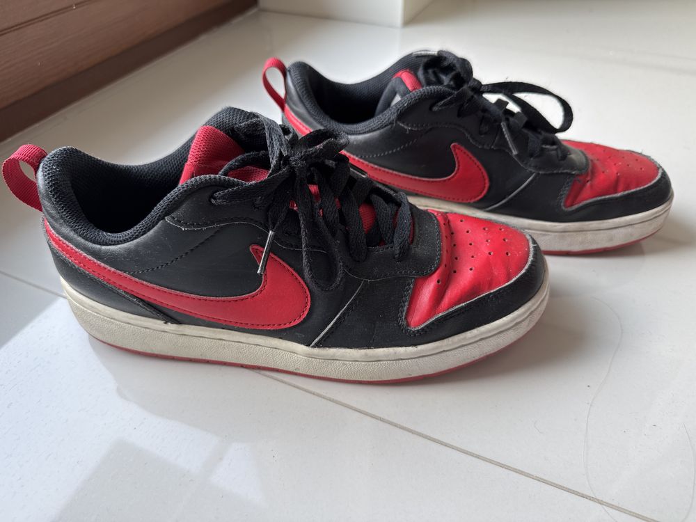 Buty Nike czerwono-czarne rozmiar 40