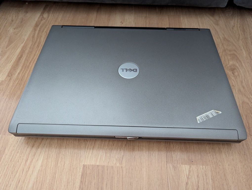 Laptop Dell Latitude D830 uszkodzony na części