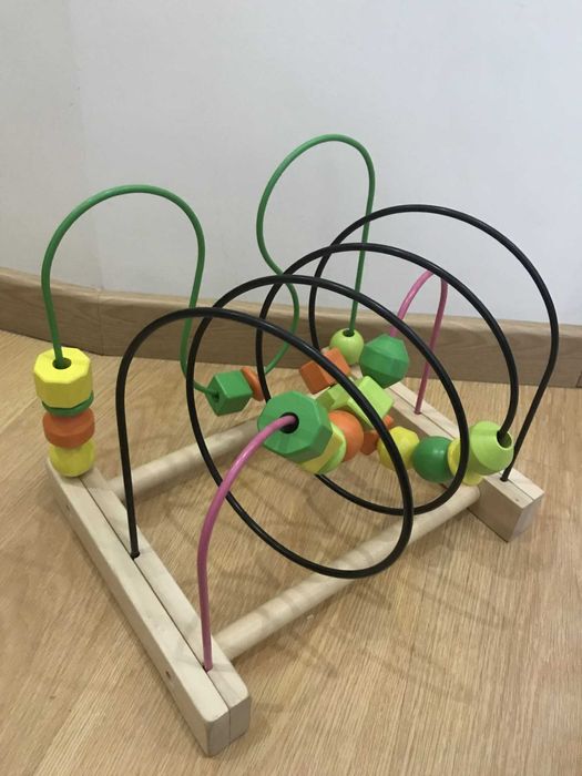 Montanha russa em madeira para crianças