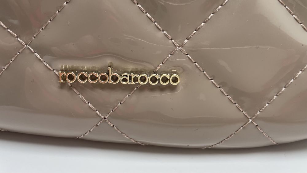 Torebka roccobarocco lakierowana gg lv guess