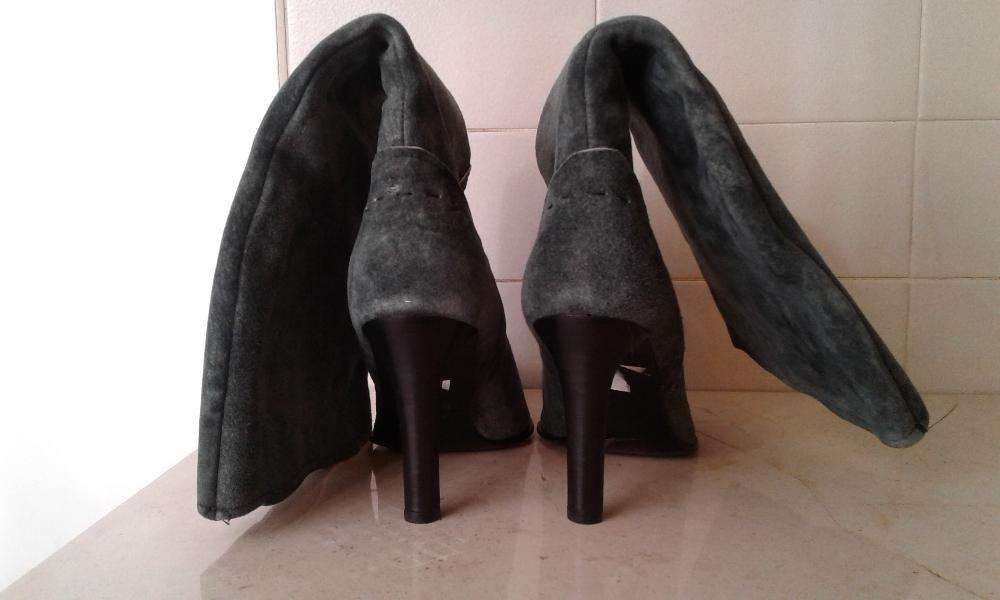 Botas camurça cinzentas