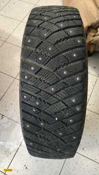 Продам зимнюю резину 215/70r16