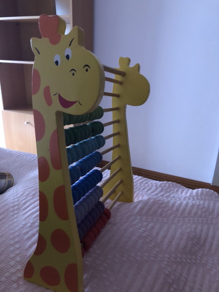 Brinquedo para aprender a fazer contas de somar e subtrair