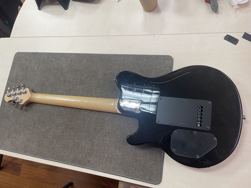 Sterling by Music Man Axis S.U.B (350$)