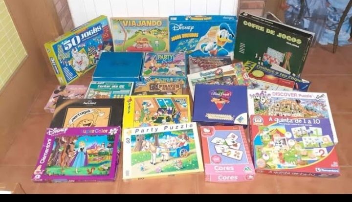 Lote de jogos e puzzles antigos