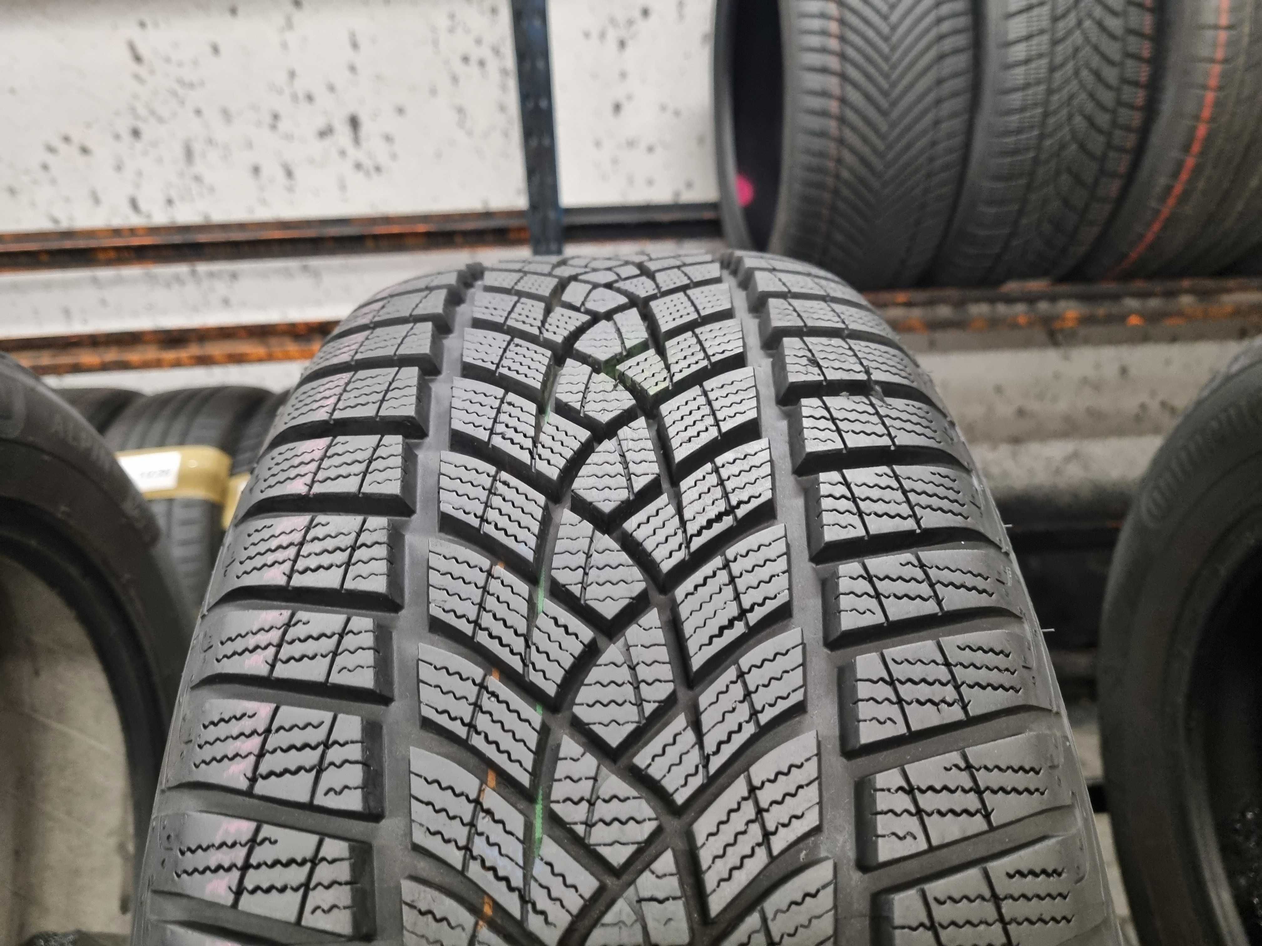 225/55/16 99V Goodyear Ultra Grip Preformance+ Dot.3119R