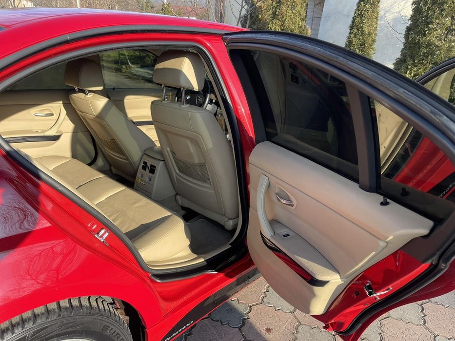 Продам BMW 318i.