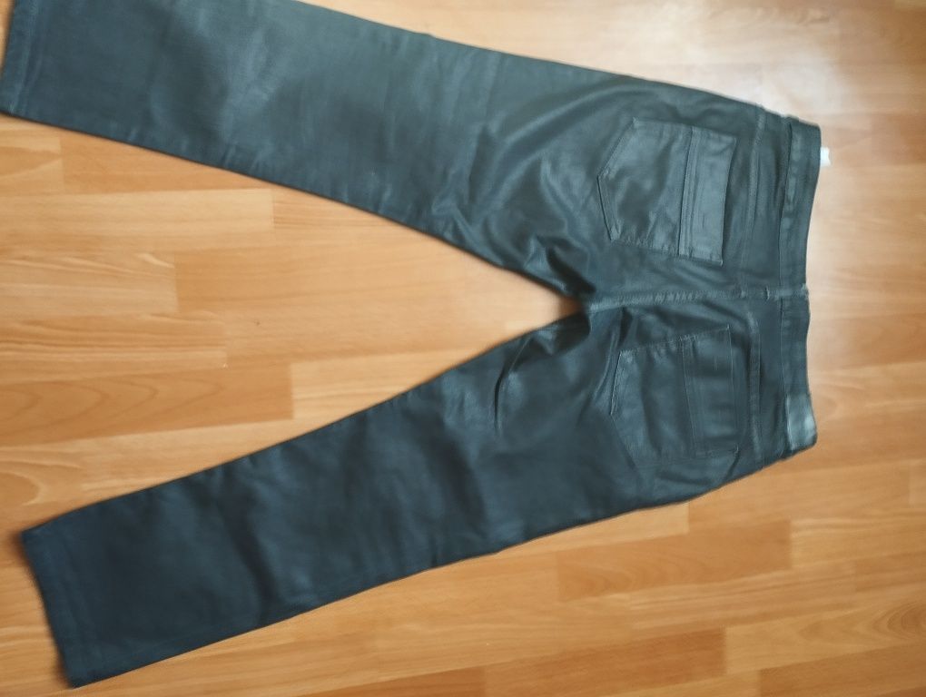 Woskowane jeansy Zara L/XL