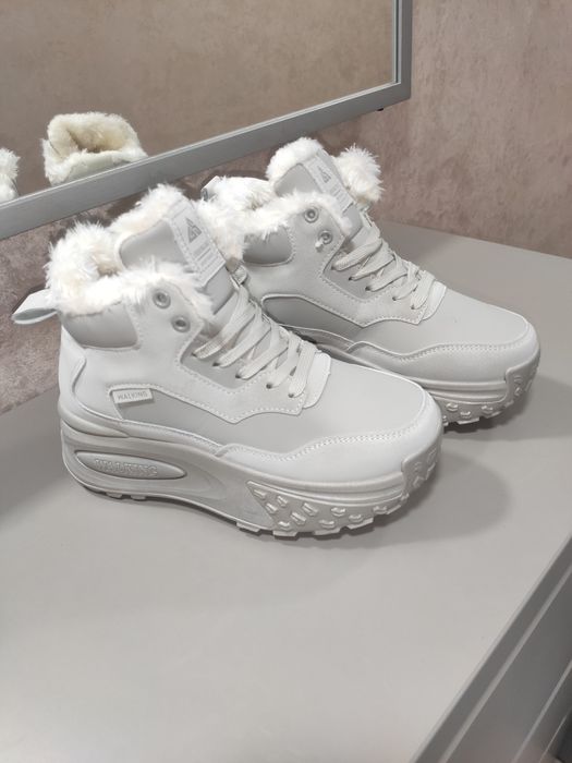 Ботинки женские зимние, в разных цветах