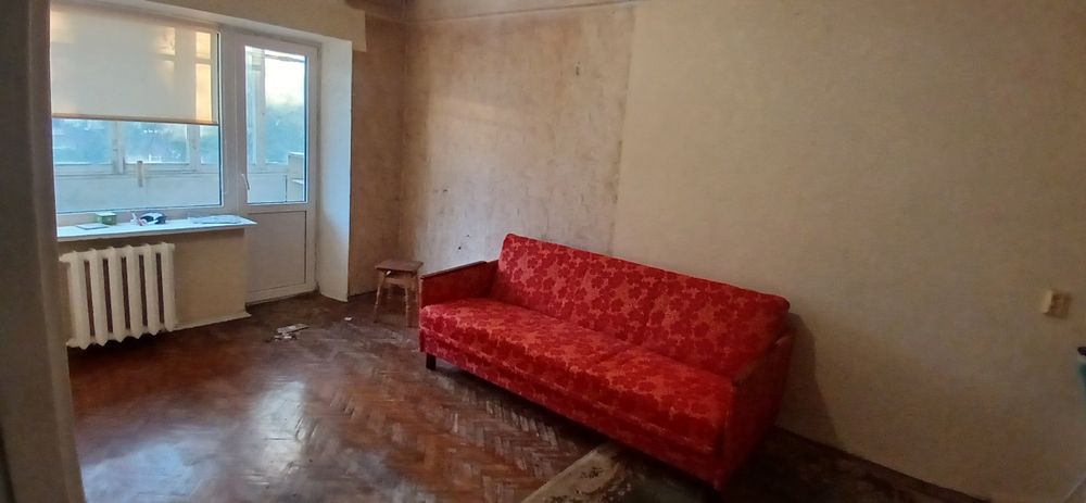 Продам 1 ком на Куреневке по ул. Кириловская