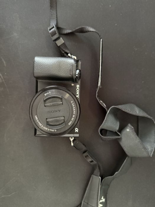 Sony A6000 + 16-50mm