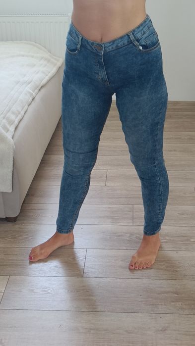 Bershka jeansy z wysokim stanem rurki dopasowane S 36