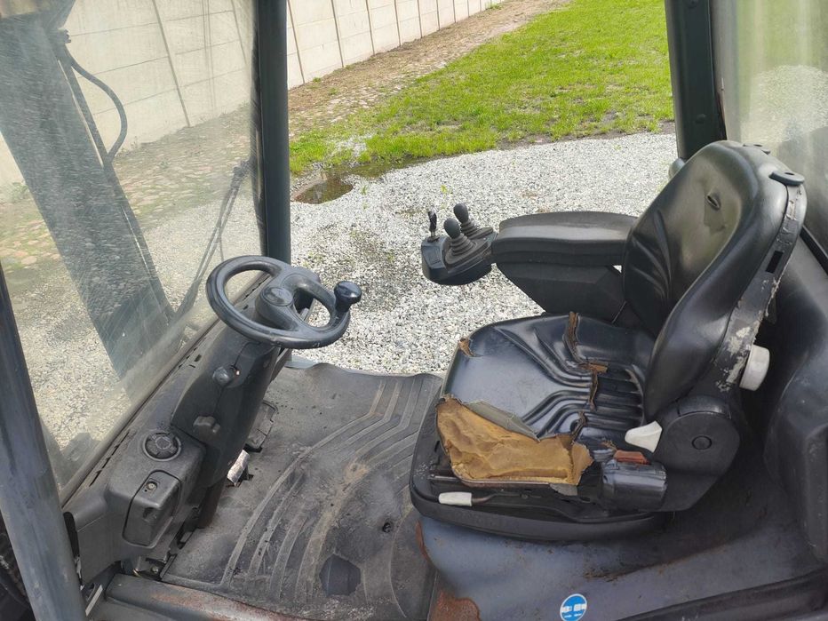 wózek widłowy Linde H25 z 2003 roku. Dokumentacja UDT, nowe opony