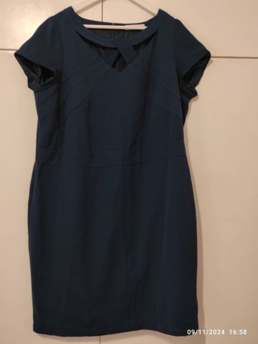 Vestido azul escuro com forro