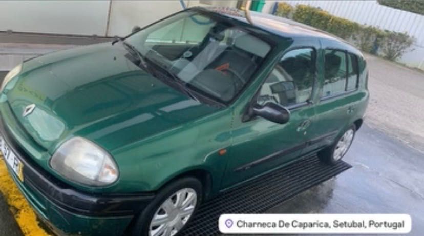 Clio 2001 modelo antigo