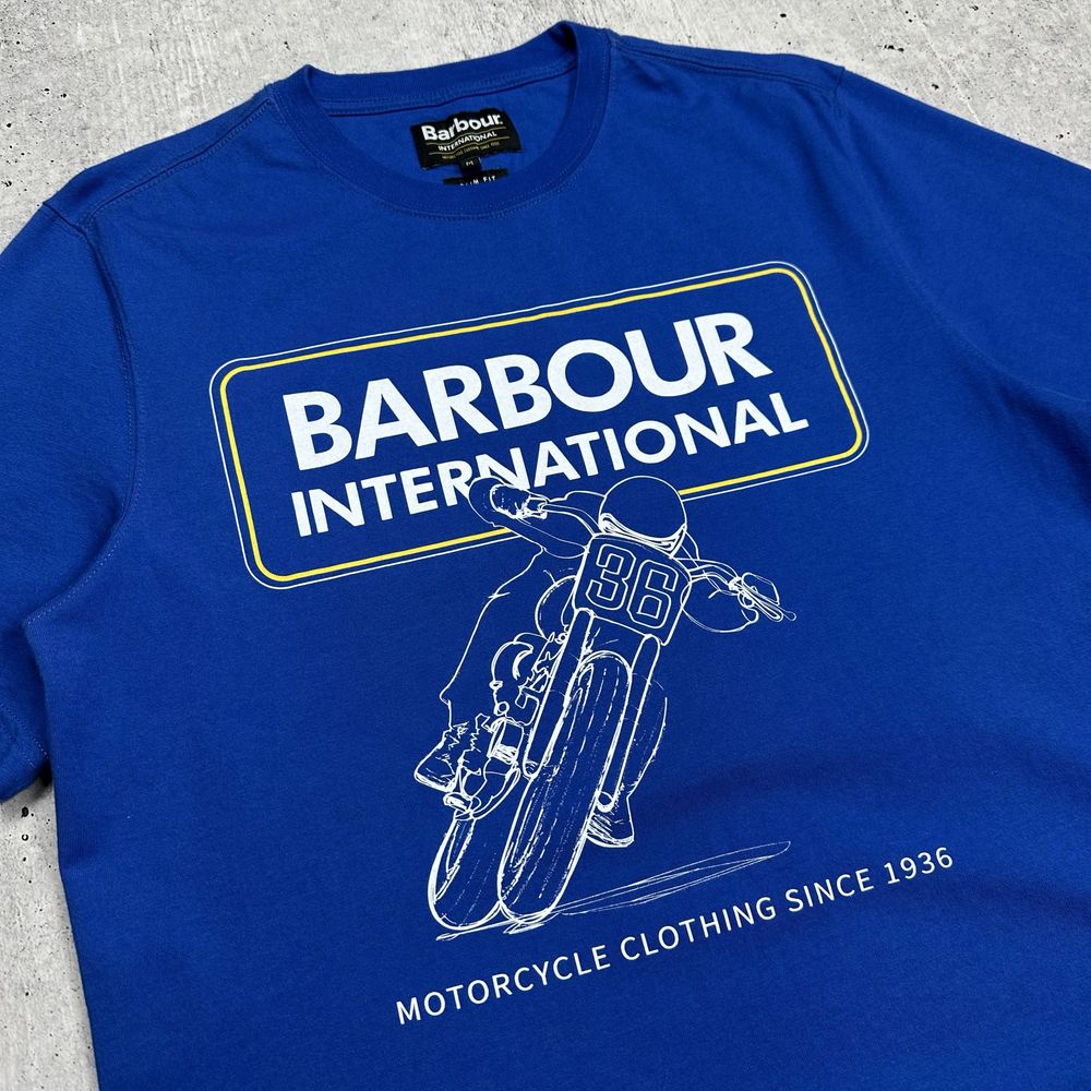 Футболка с большим логотипом Barbour International размер M