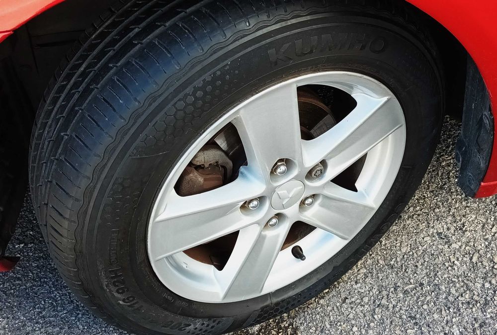 Mitsubishi Lancer 1.5 gasolina, 2009, só 121.800 Km. Excelente.
