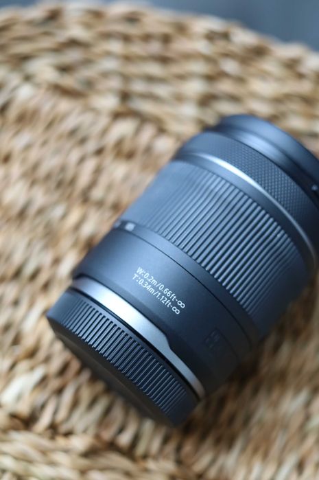 Продам об'єктив Canon RF 24-105 f 4.0-7.1 IS STM