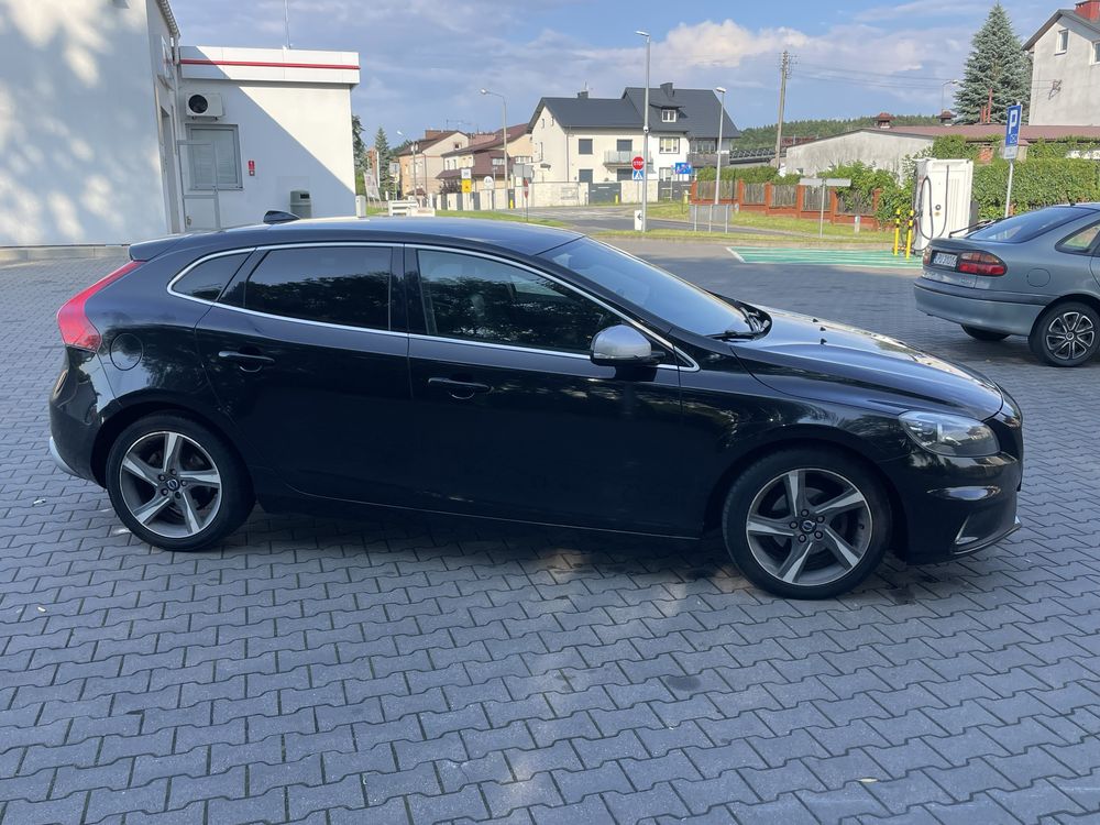 Volvo V40  1.6 D2
