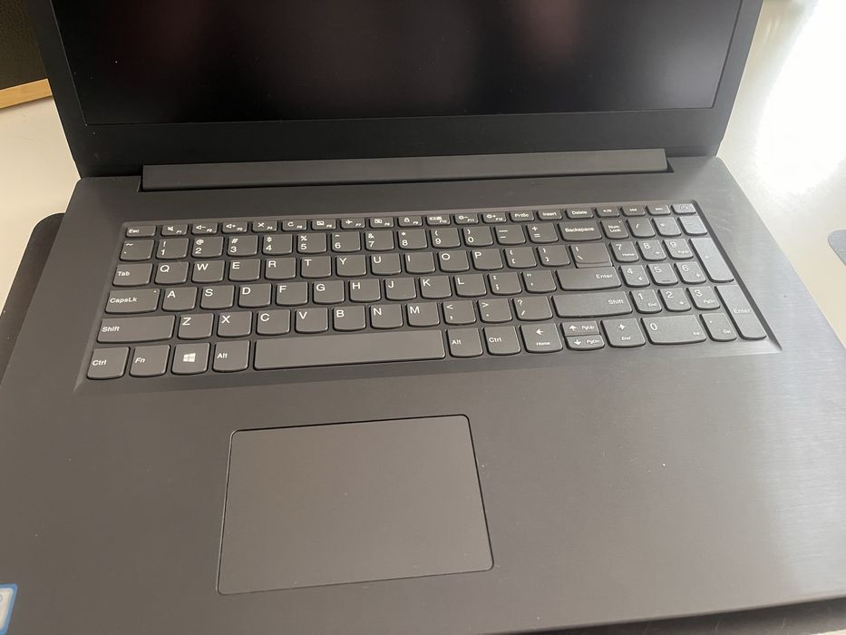 Laptop Lenovo V340-17IWL | i5-8265U / 8GB /SSD 238GB Windows 11 Pro