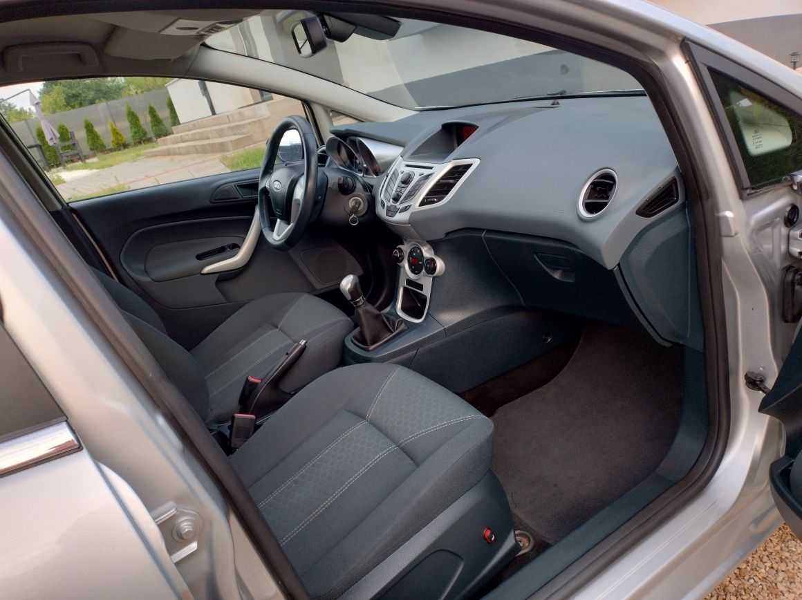 Ford Fiesta 2011 1.4 TITANIUM KLIMATRONIC Grzana Szyba+Fotele PDC