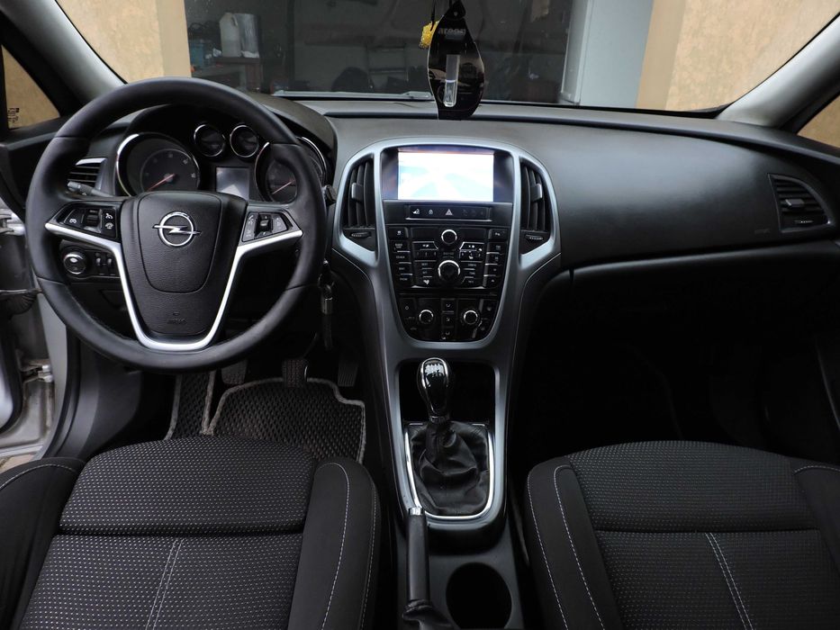 Opel Astra K 2014 торг уместен