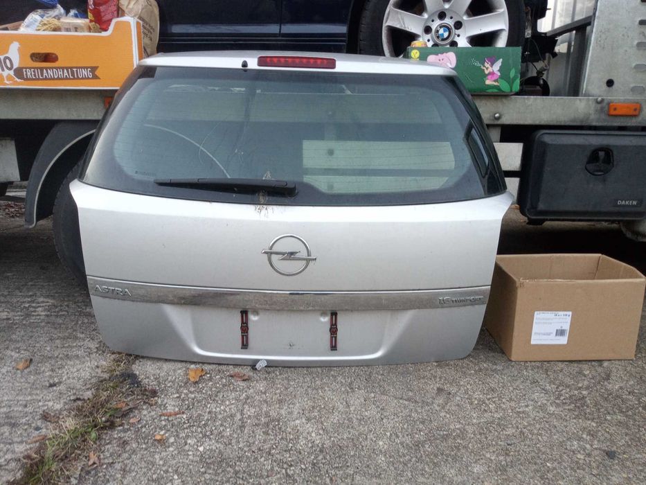 Klapa tył Astra H Kombi