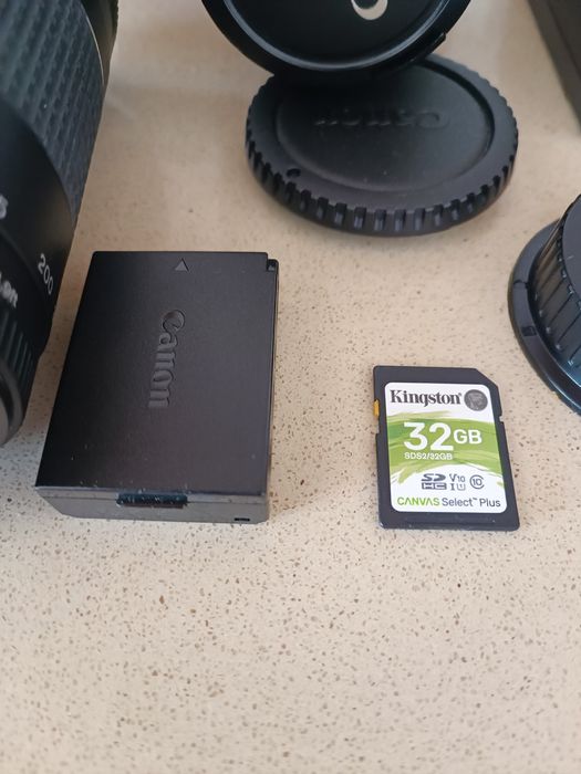 Máquina Fotográfica CANON DS126291 (EOS 1000D)