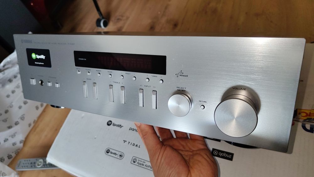 Amplituner sieciowy YAMAHA R-N301