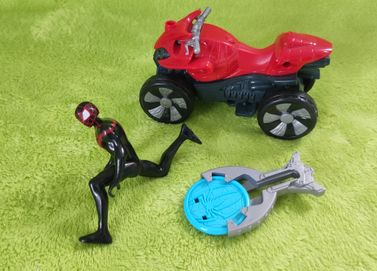 Hasbro Spiderman że ścigaczem Quadem Man Blast Kod Arachid