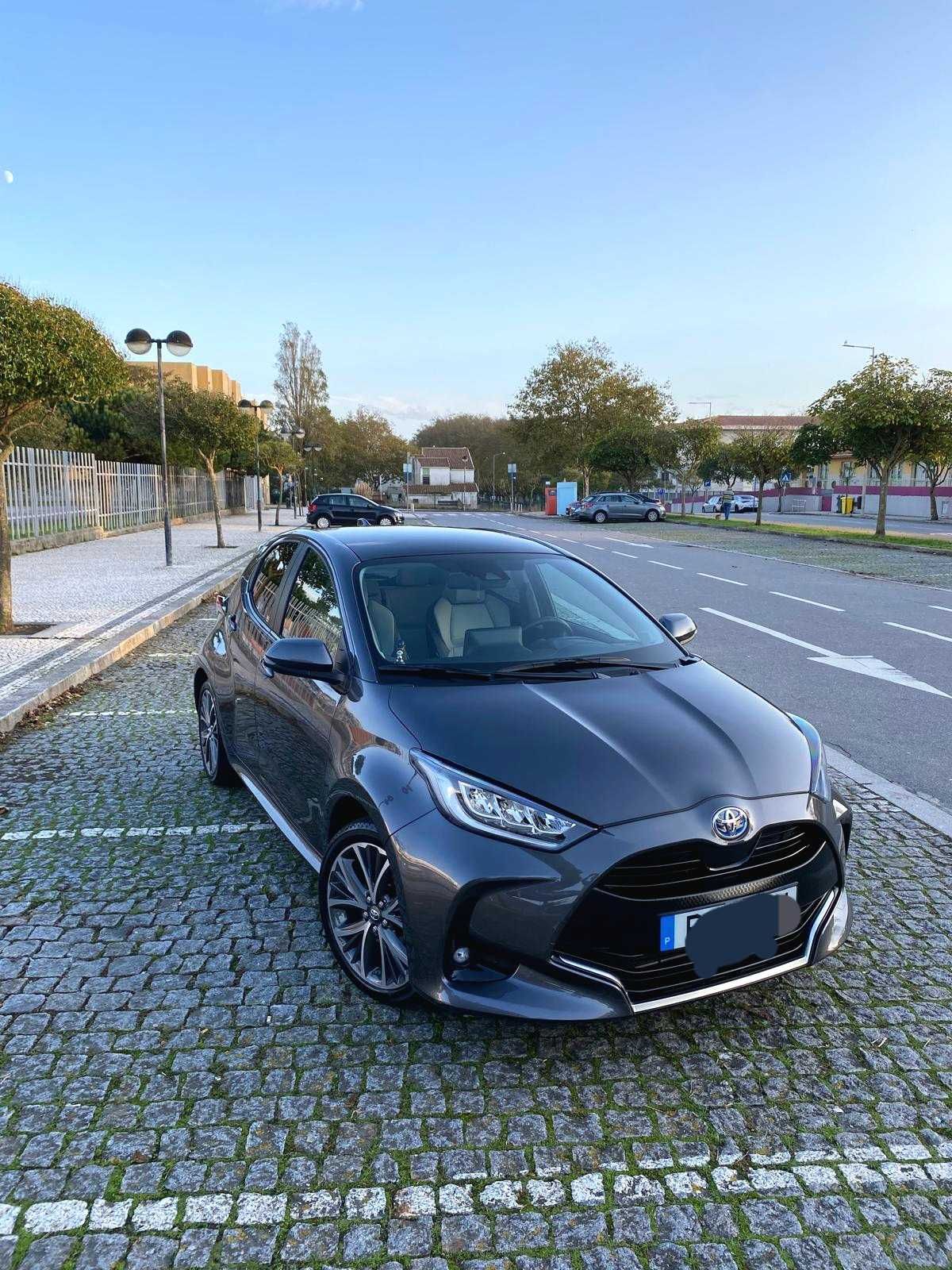 Yaris Luxory hybrid